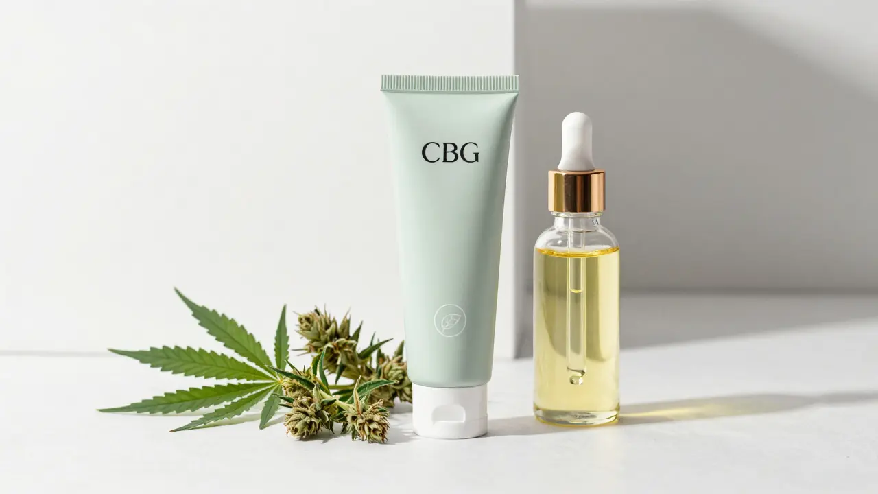 Tube CBG-Creme neben frischen Hanfblüten und Öl
